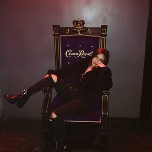 Meet your Posher, Isabela